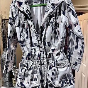 Samuel dong coat with waist adjustment for a slimming look.